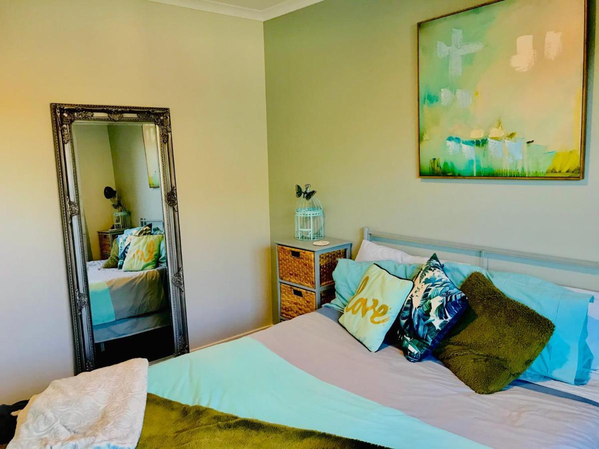 A Little Bit Beachy Modern Guest Room And Private Toilet Christchurch Buitenkant foto