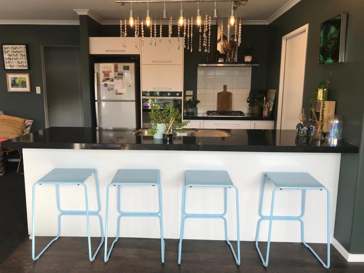 A Little Bit Beachy Modern Guest Room And Private Toilet Christchurch Buitenkant foto